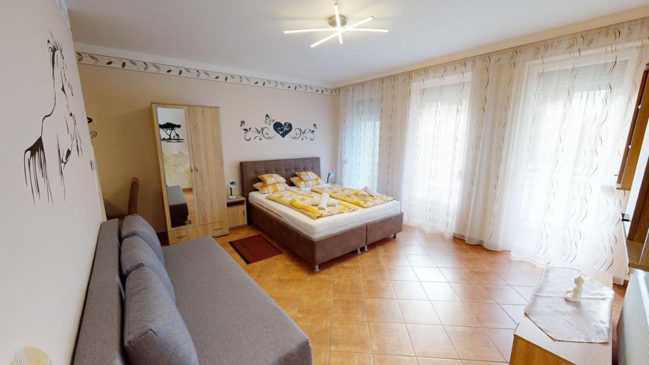 Cristian Apartman Hajdúszoboszló Esterno foto