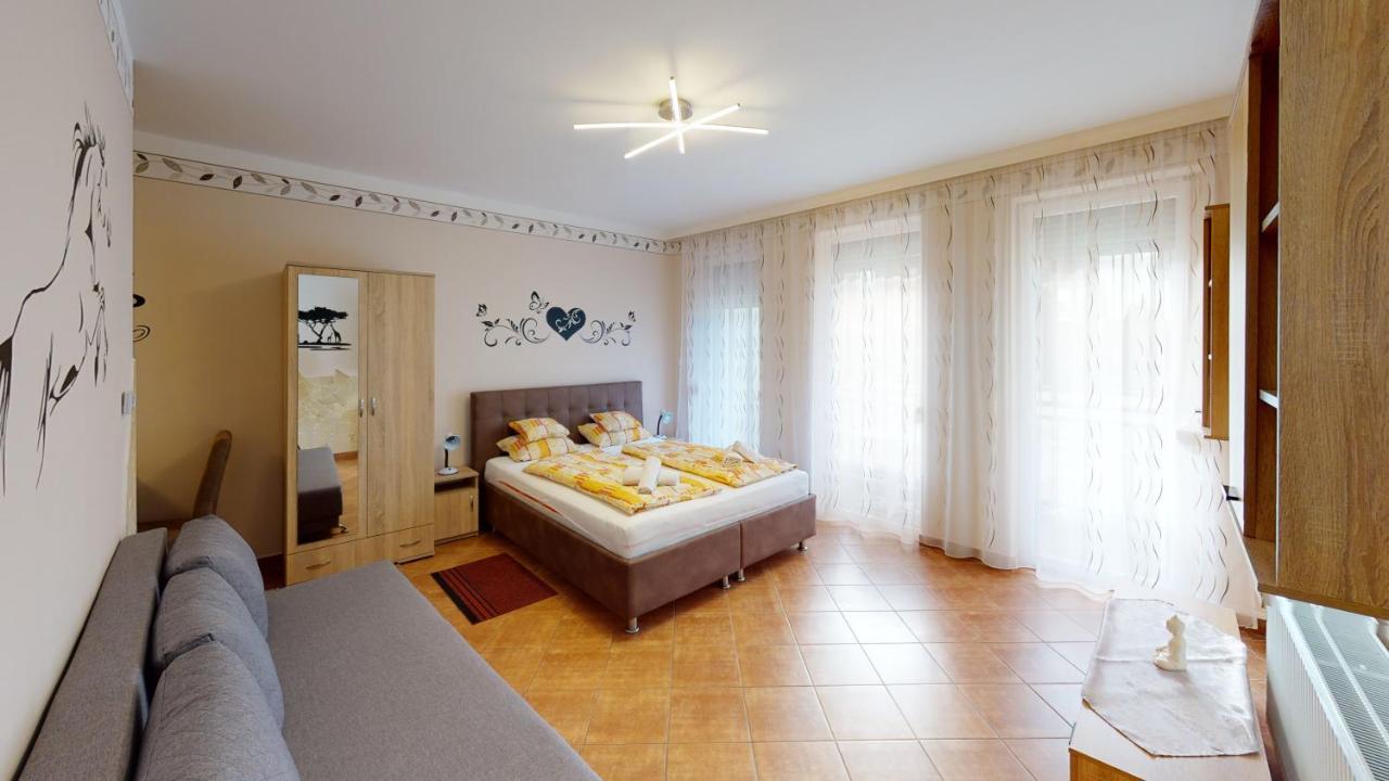 Cristian Apartman Hajdúszoboszló Esterno foto